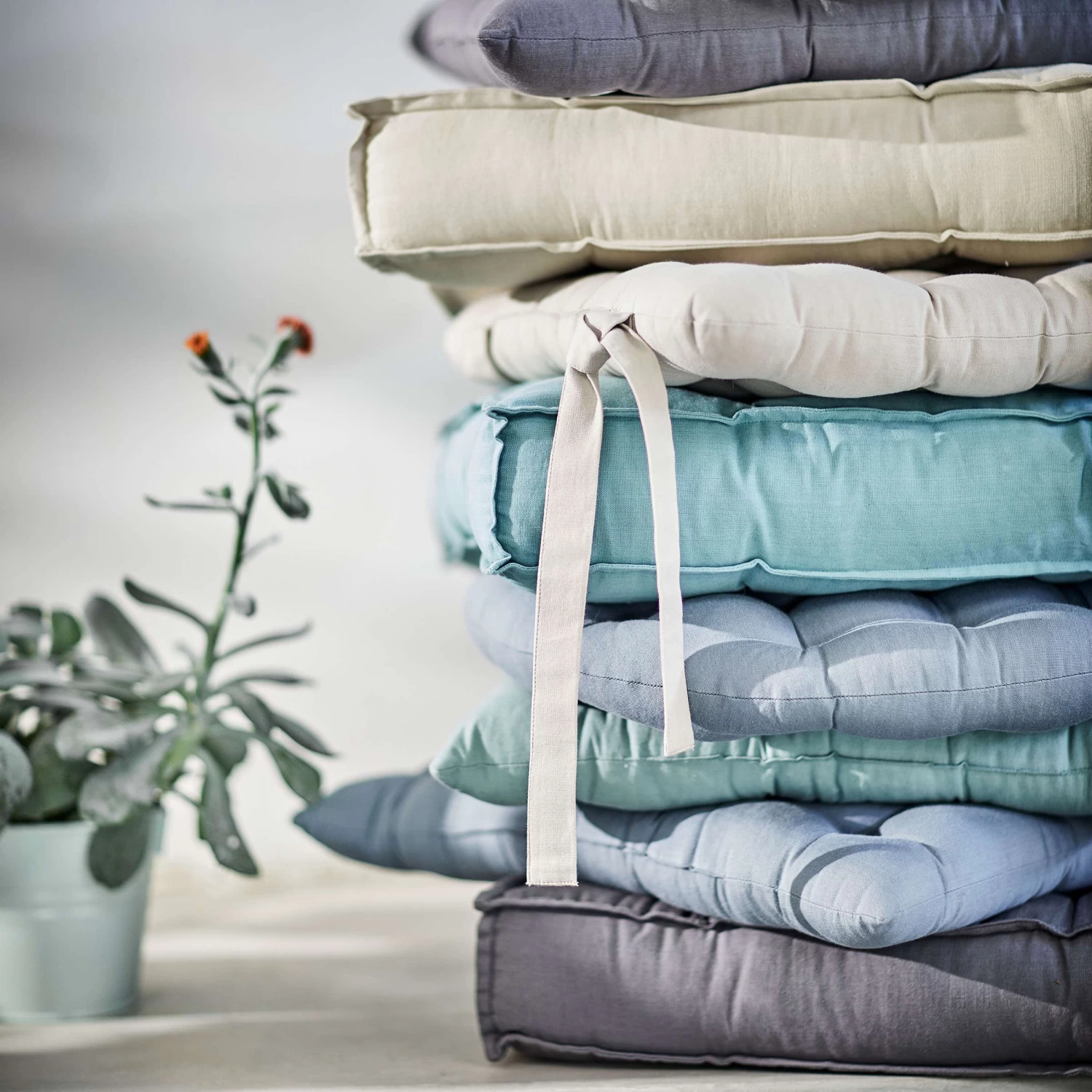 Futonkissen L 42 X B 42cm SOLID In Salbei – Bild 2