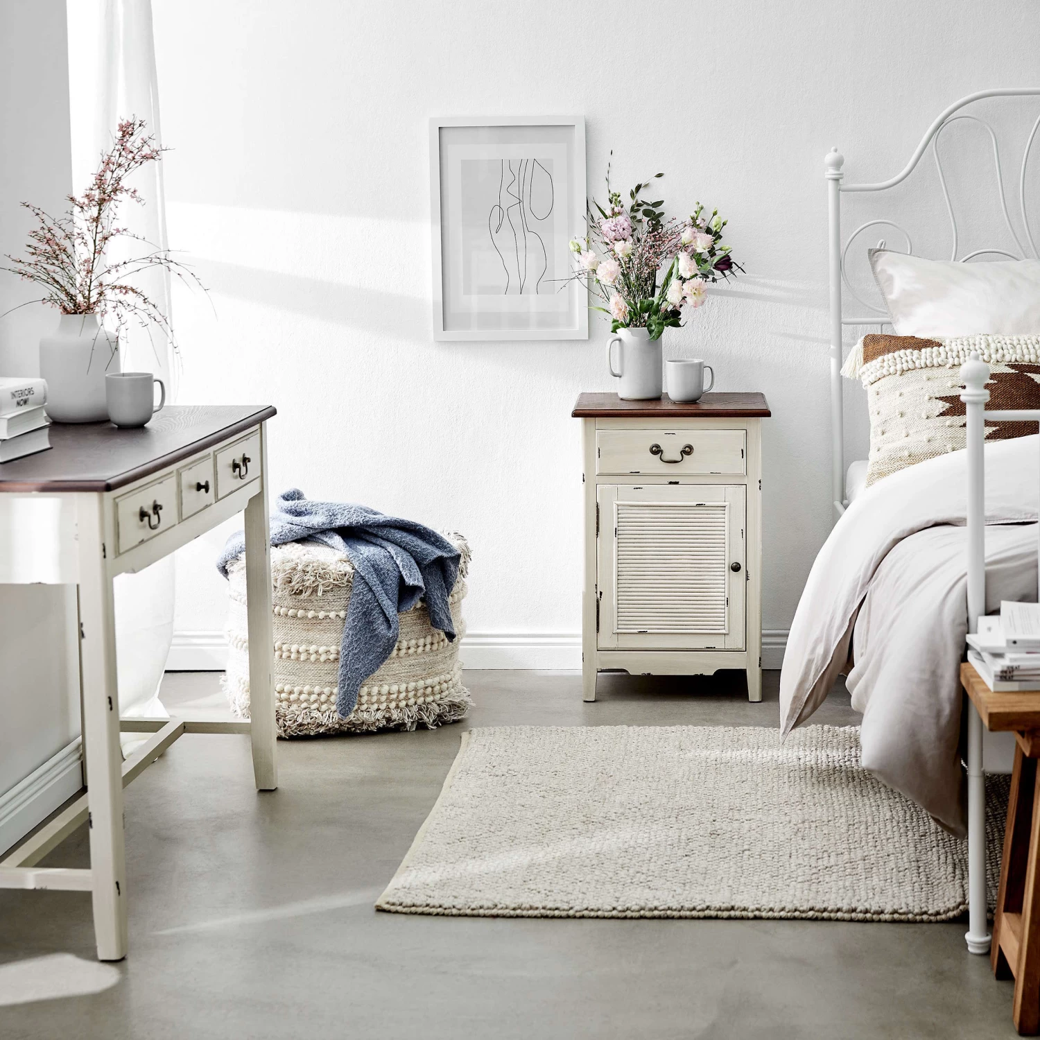 Nachttisch CABOTT COVE In Creme-Braun – Bild 15