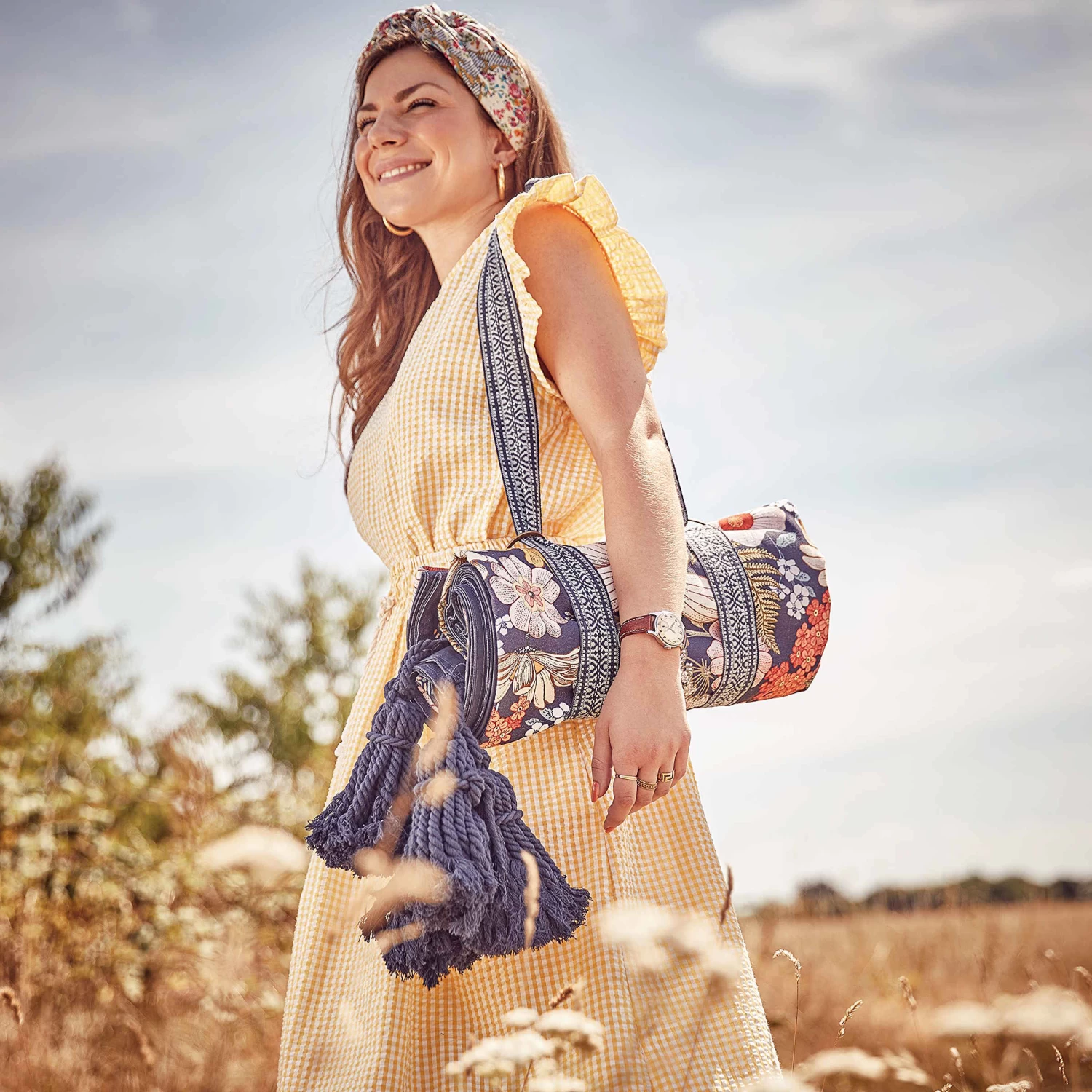 Picknickdecke L 175 X B 154cm BETWEEN FLOWERS In Dunkelblau – Bild 2